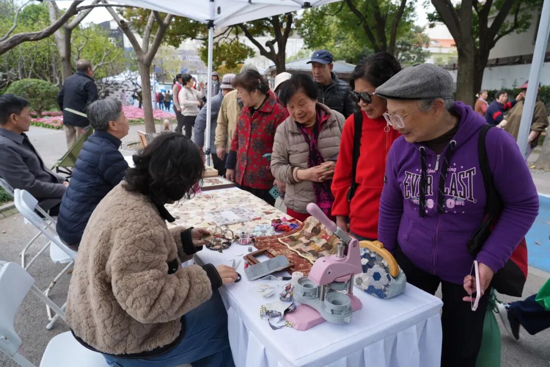 逛水霞公园，感受睦邻文化