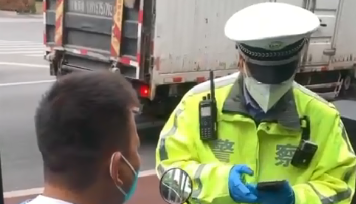 交警2.png