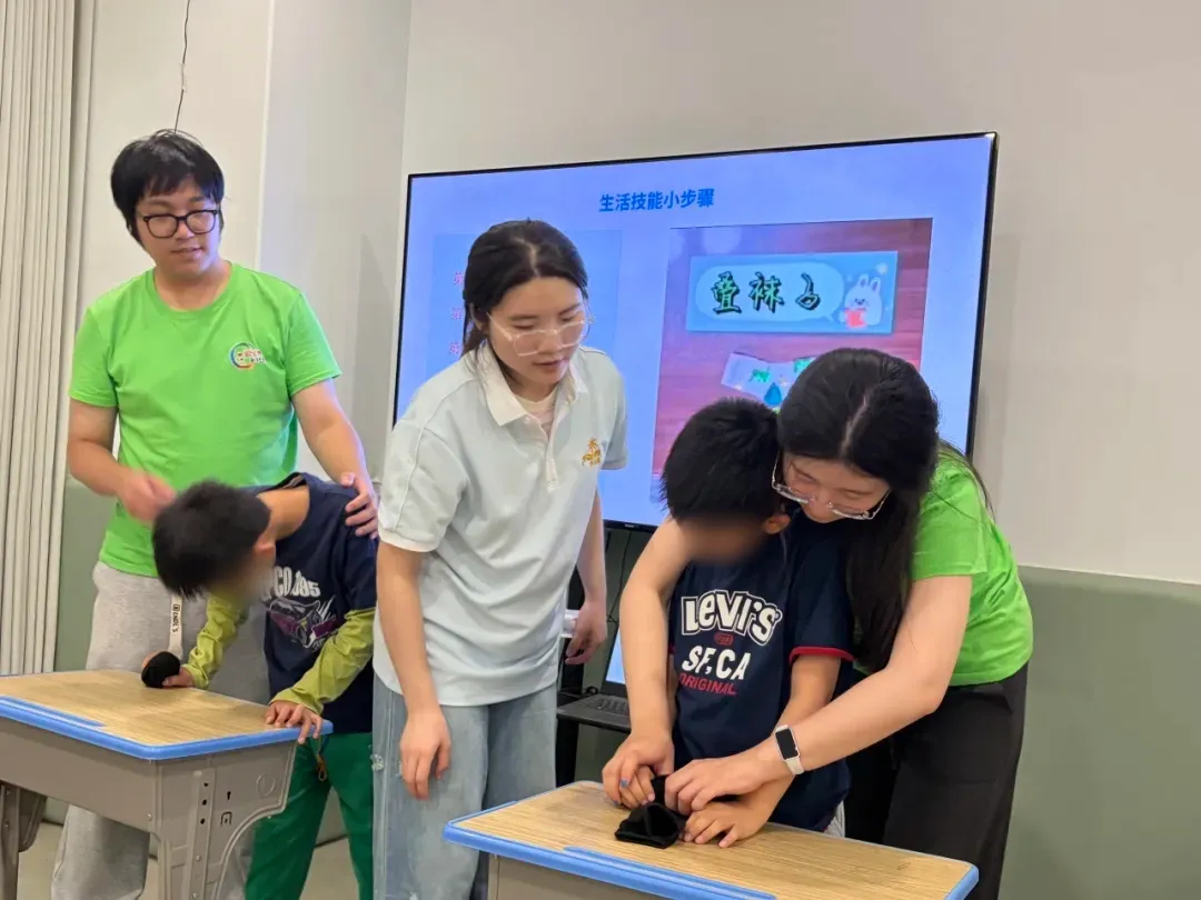 “照护+托管+康复”！长宁区首期孤独症儿童爱心暑托班结业啦