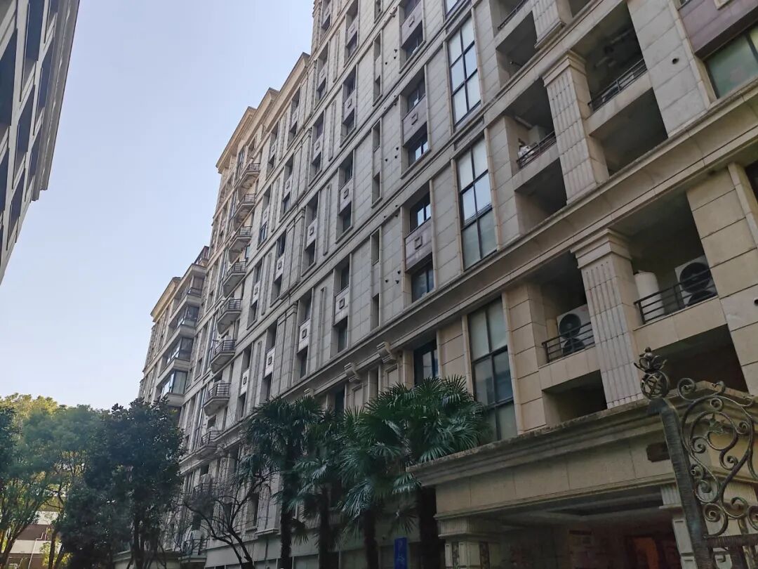 历时半年，长宁这个未成立业委会的小区成功换梯6台