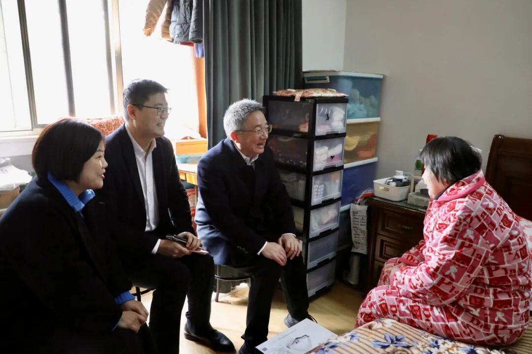 送上新春问候和祝福，区领导开展春节走访慰问活动