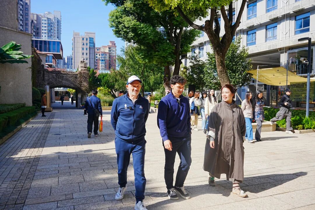 法国壁球选手游长宁，感受最深的是……