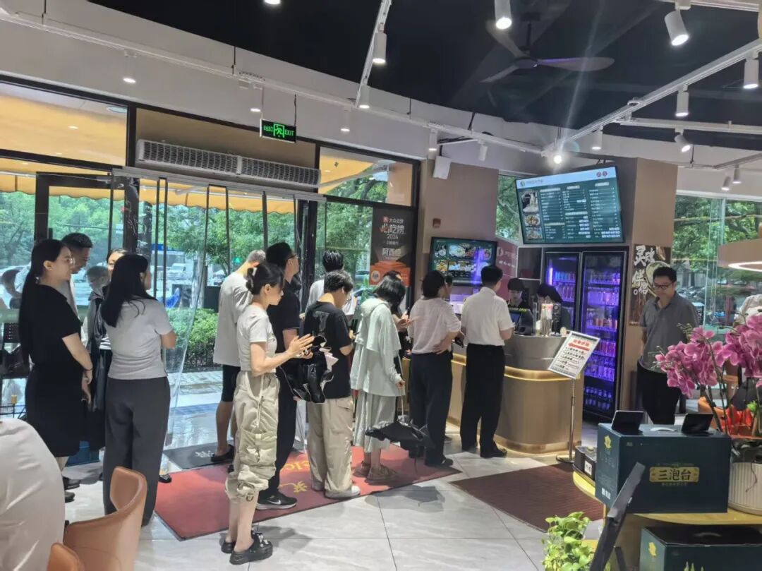 600碗免费拉面，见证街区与商户的双向奔赴