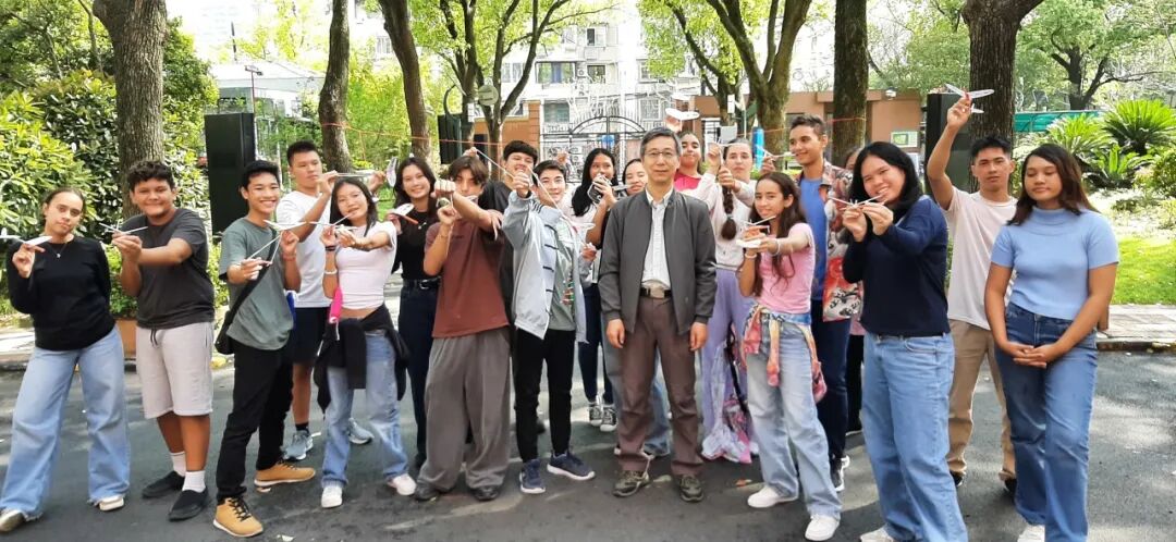 跨越太平洋，18名帕皮提青少年在长宁的16天