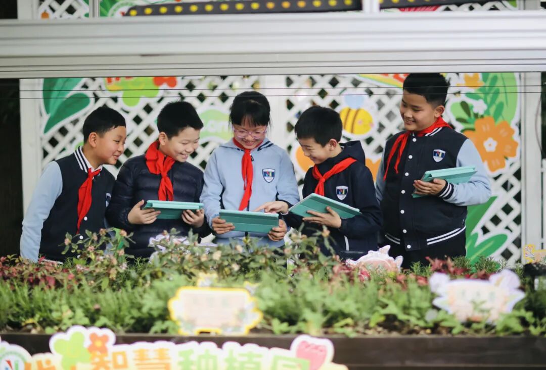 奋进中的长宁 | 整区推进教育数字化转型，长宁活力教育的“十四五”这样书写