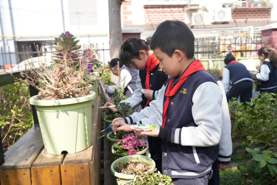 他们为家园添新绿