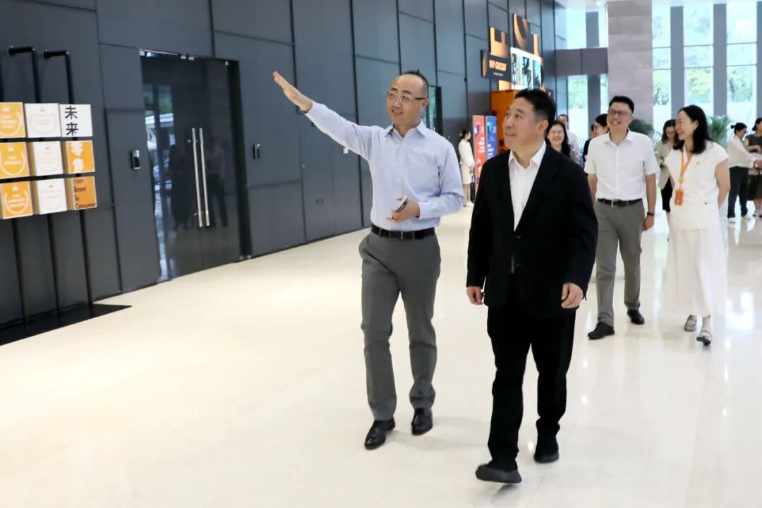 区委书记孔福安调研区内重点企业