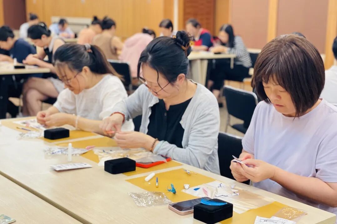 拼手速抢名额！长宁这里的午间活动好精彩