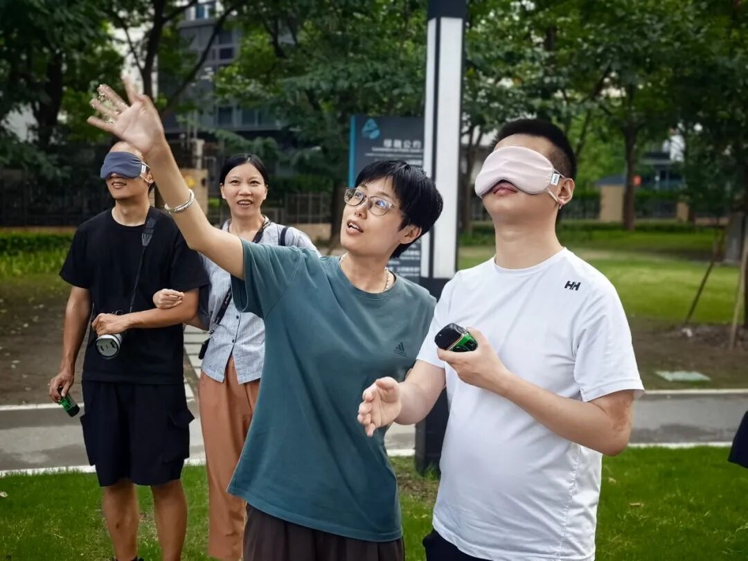 从“帮助”到“共创”，换一种方式 “看见” 世界