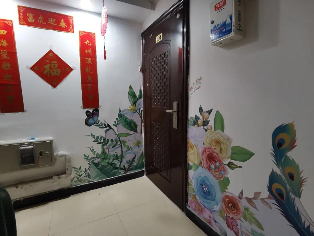 华苑小区的美丽楼道全新亮相