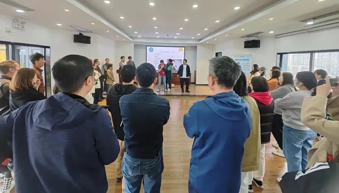 同仁医院专家“家门口”传授心肺复苏、AED使用等急救知识