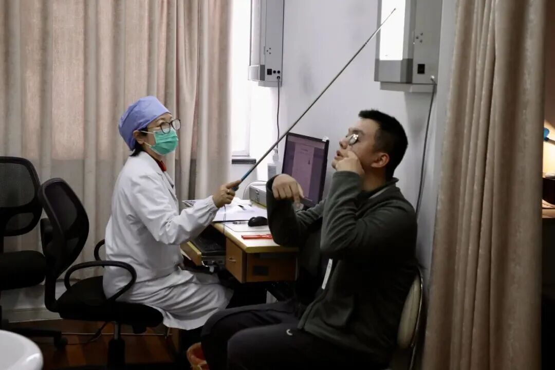 筑牢强军根基，区领导调研指导征兵体检工作