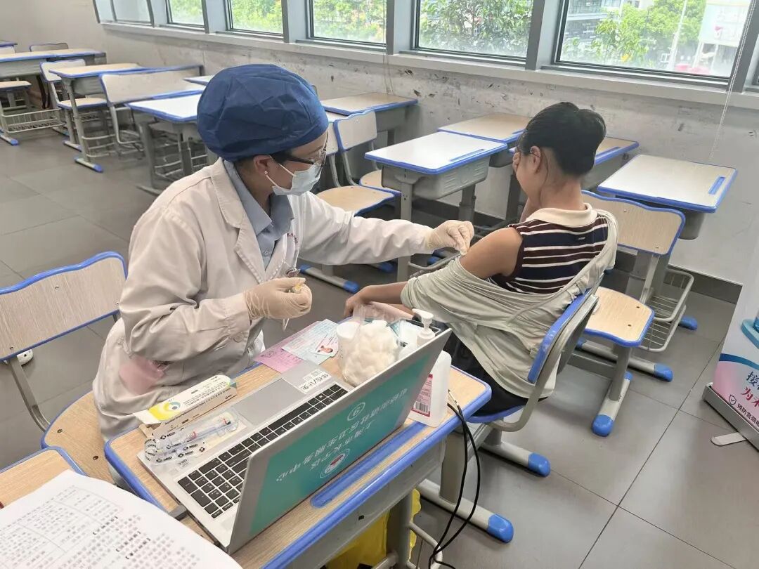 长宁完成首场HPV疫苗入校接种
